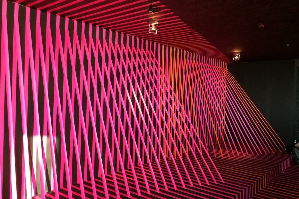 Klebebande’s tape installation for Nike’s Flyknit shoes in Berlin’s Europa-Center in 2014 plays with the third dimension using flat tape. Photo: Courtesy of the artists
